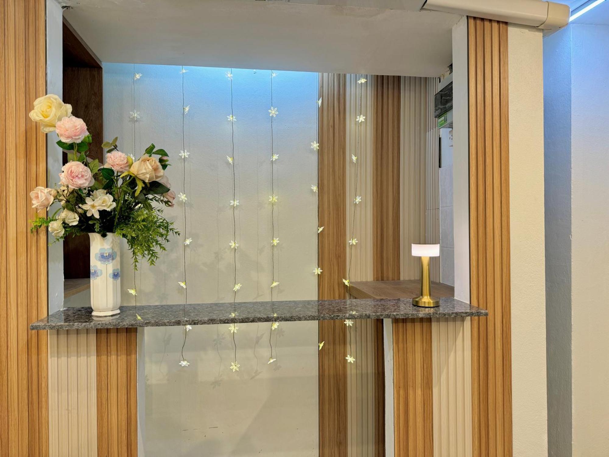 Avalan Phayathai Airport Link Банкок Екстериор снимка